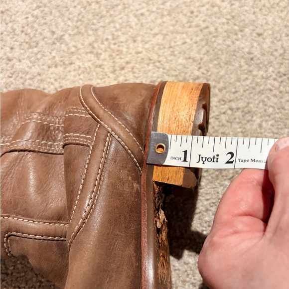 Timberland Women's Tan Leather Heeled Boots - Picture 9 of 9